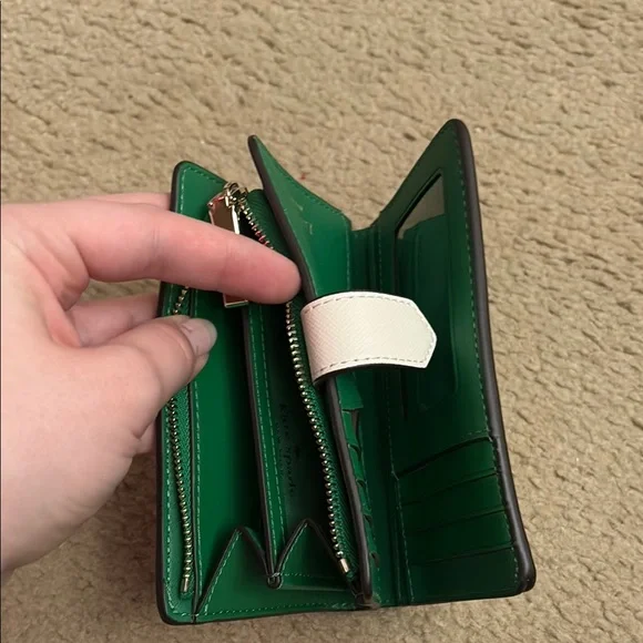 NWOT Kate Spade White Watermelon Crossbody Bag and Matching Wallet - Picture 4 of 4